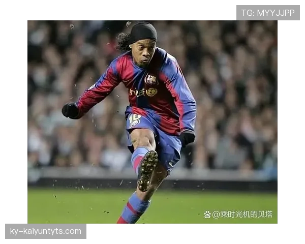 小罗又在沙滩上光脚踢球了，这人到底有没有存过钱啊？