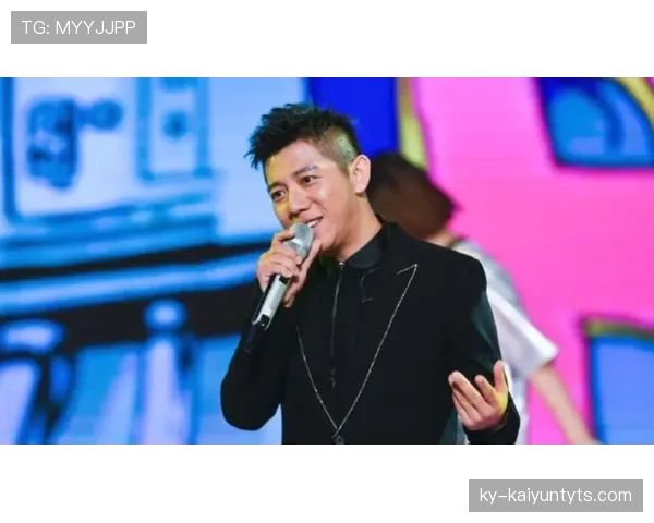 庞伟昨晚又吃豪宴了，钱包厚到让服务员都看呆！